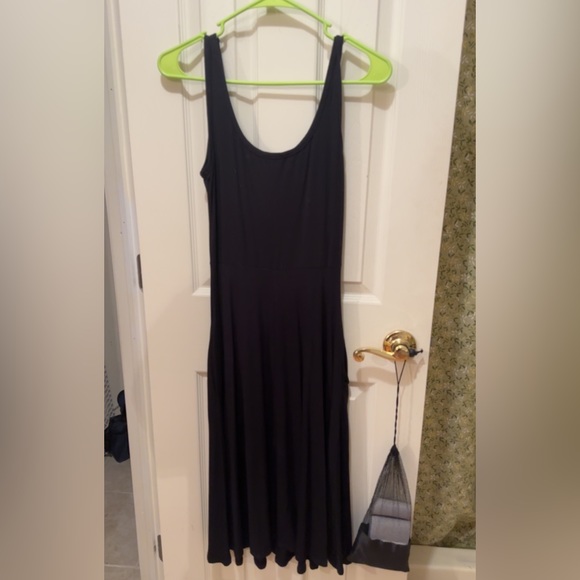 Ophelia Rae midi dress with pockets. Size Small. - Picture 3 of 3